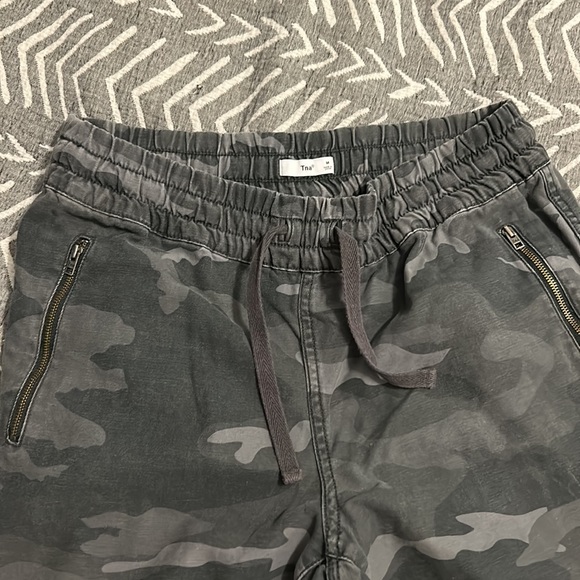 TNA camo pants - Picture 2 of 5